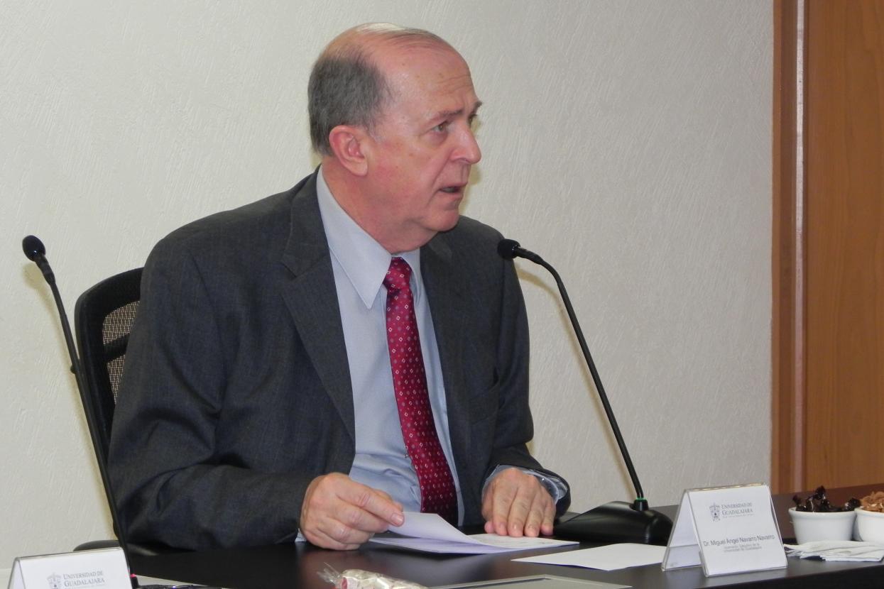 El Dr. Miguel Ángel, Vicerrector Ejecutivo dio la bienvenida y la información de la colecta 2014